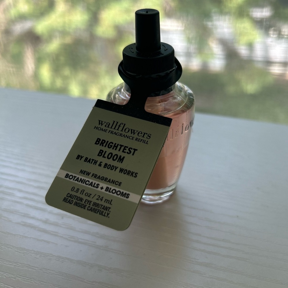 Wallflowers Fragrance Refill (0.8 fl oz) Brightest Bloom